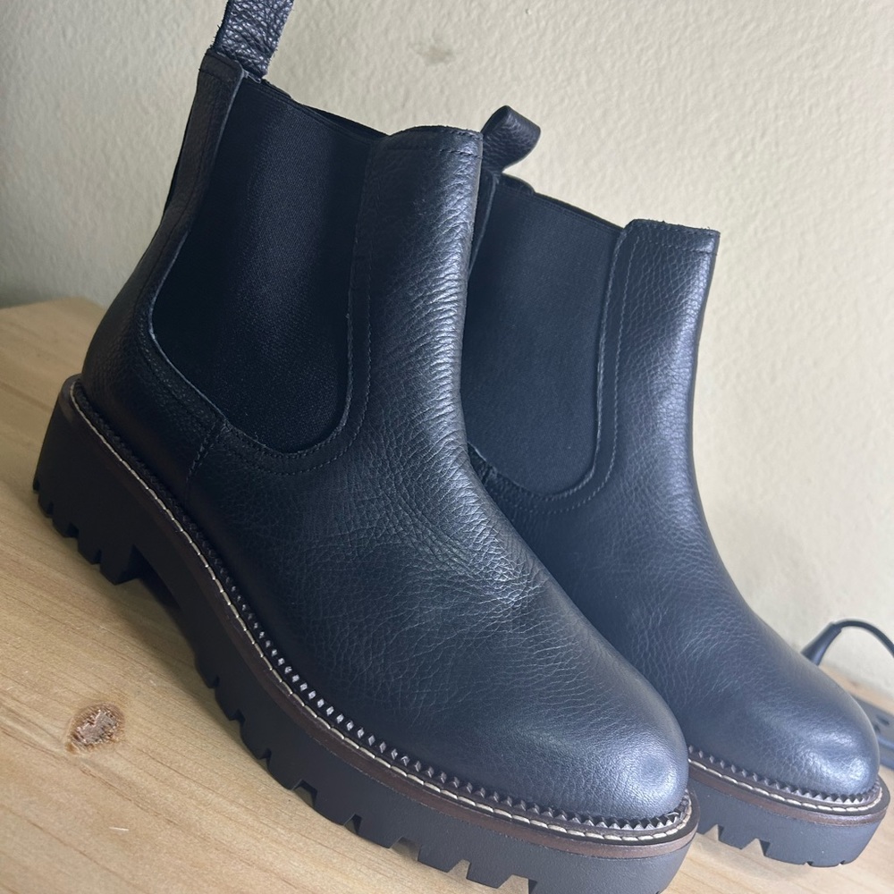 Caslon Miller Water Resistant Lug Chelsea Boot (Women)